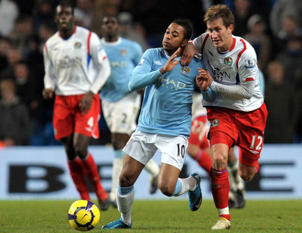 尤其是像英 尤其是像英